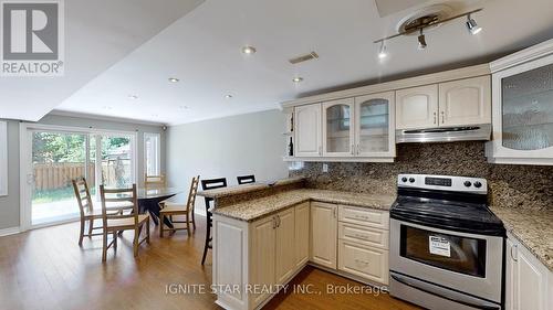 120 Danielson Court, Mississauga, ON - Indoor Photo Showing Kitchen