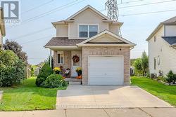 128 HENHOEFFER CRESCENT  Kitchener, ON N2E 4H3