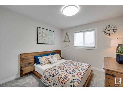 2611 21 Av Nw, Edmonton, AB - Indoor Photo Showing Bedroom