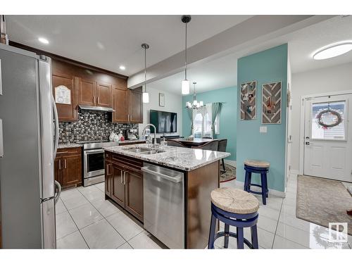 2611 21 Av Nw, Edmonton, AB - Indoor Photo Showing Kitchen With Upgraded Kitchen