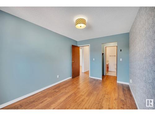 1923 104 St Nw, Edmonton, AB - Indoor Photo Showing Other Room