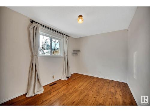 1923 104 St Nw, Edmonton, AB - Indoor Photo Showing Other Room