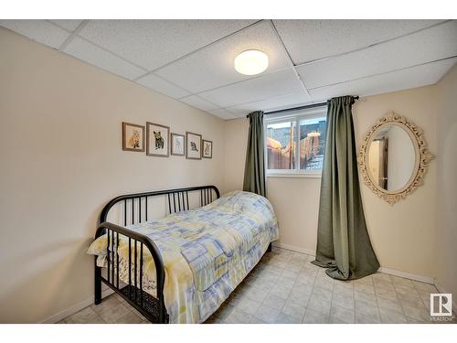 1923 104 St Nw, Edmonton, AB - Indoor Photo Showing Bedroom