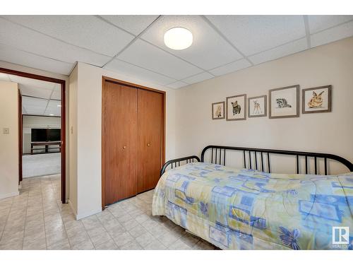 1923 104 St Nw, Edmonton, AB - Indoor Photo Showing Bedroom