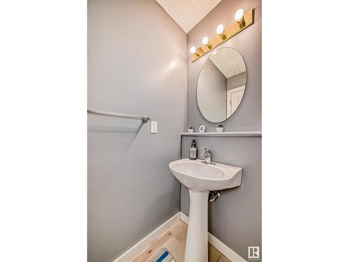 8920 213 St Nw, Edmonton, AB - Indoor Photo Showing Bathroom