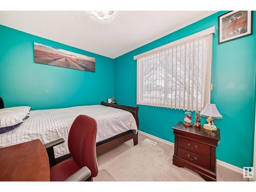 8920 213 St Nw, Edmonton, AB - Indoor Photo Showing Bedroom