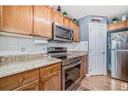 8920 213 St Nw, Edmonton, AB - Indoor Photo Showing Kitchen