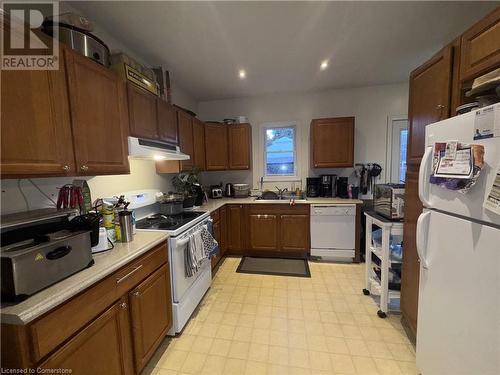 56 Glenmorris Street, Cambridge, ON - Indoor Photo Showing Kitchen