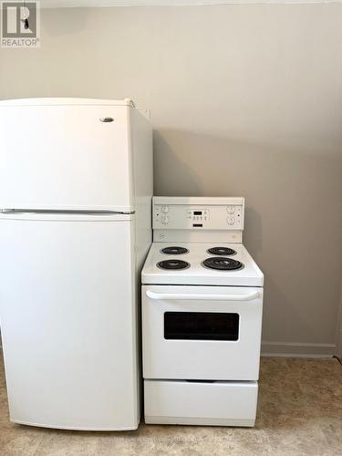 98 Waterloo Street, Waterloo, ON - Indoor Photo Showing Kitchen