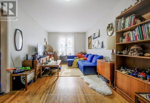 98 Waterloo Street, Waterloo, ON - Indoor Photo Showing Living Room