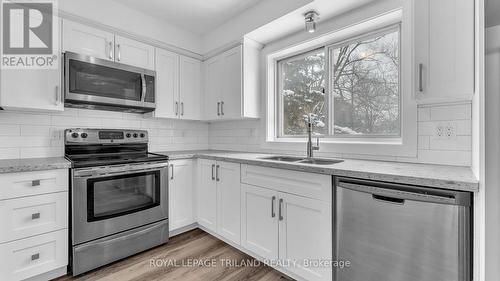 104 Devonshire Avenue, London, ON - Indoor Photo Showing Kitchen With Double Sink