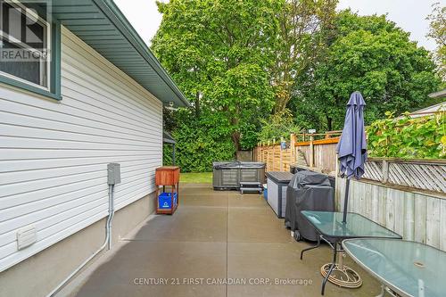 1055 Osgoode Drive, London, ON - Outdoor With Exterior