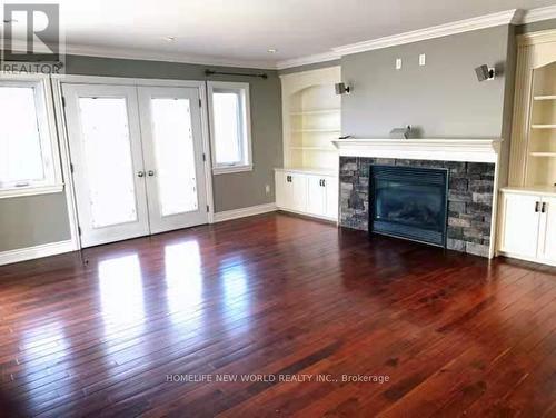 381 Niar Avenue, Mississauga, ON - Indoor Photo Showing Living Room With Fireplace