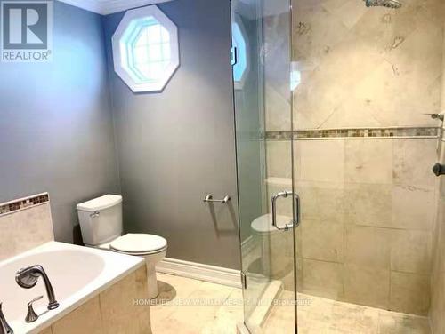 381 Niar Avenue, Mississauga, ON - Indoor Photo Showing Bathroom