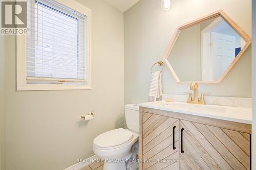 4222 Prudham Ave, Burlington, ON - Indoor Photo Showing Bathroom