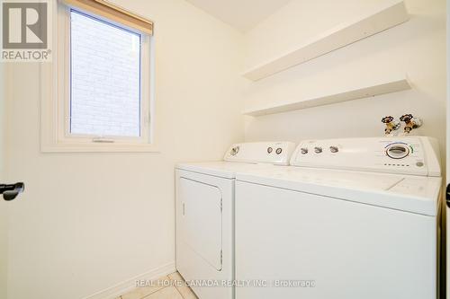 4222 Prudham Ave, Burlington, ON - Indoor Photo Showing Laundry Room