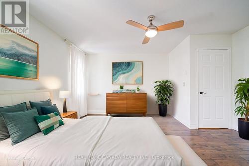 4222 Prudham Ave, Burlington, ON - Indoor Photo Showing Bedroom