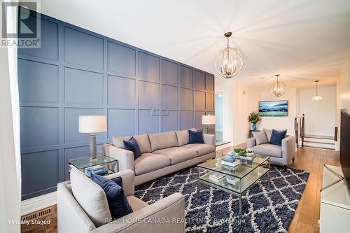 4222 Prudham Ave, Burlington, ON - Indoor Photo Showing Living Room