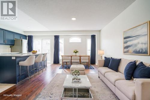 4222 Prudham Ave, Burlington, ON - Indoor Photo Showing Living Room