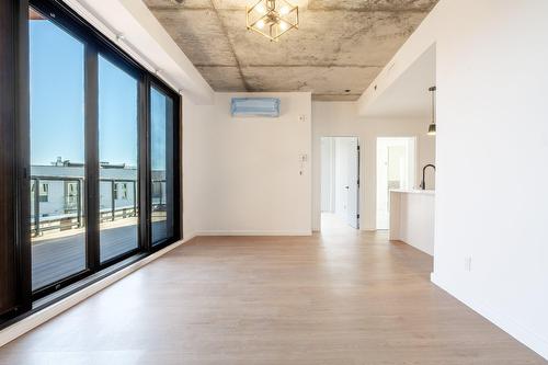 Overall view - 108-230 Boul. Harwood, Vaudreuil-Dorion, QC - Indoor Photo Showing Other Room