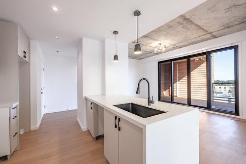 Kitchen - 202-230 Boul. Harwood, Vaudreuil-Dorion, QC - Indoor Photo Showing Kitchen With Upgraded Kitchen