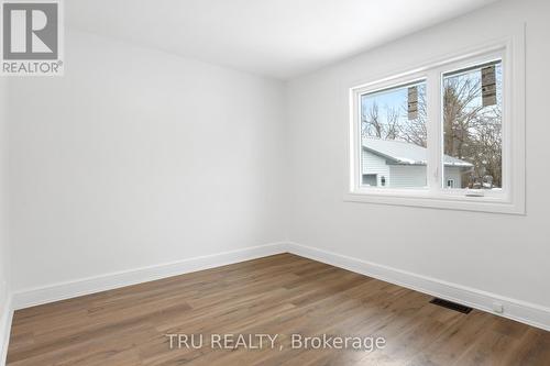 926 Winnington Avenue, Ottawa, ON - Indoor Photo Showing Other Room