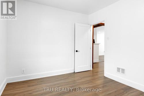 926 Winnington Avenue, Ottawa, ON - Indoor Photo Showing Other Room