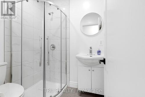 926 Winnington Avenue, Ottawa, ON - Indoor Photo Showing Bathroom