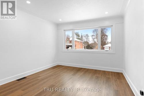 926 Winnington Avenue, Ottawa, ON - Indoor Photo Showing Other Room