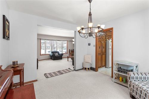 39 Carlotta Crescent, Winnipeg, MB - Indoor Photo Showing Other Room