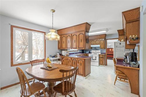 39 Carlotta Crescent, Winnipeg, MB - Indoor Photo Showing Dining Room