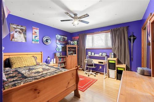 39 Carlotta Crescent, Winnipeg, MB - Indoor Photo Showing Bedroom