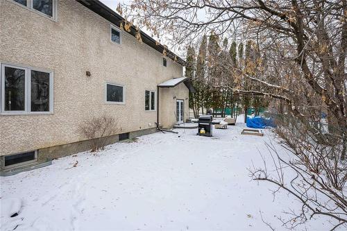 39 Carlotta Crescent, Winnipeg, MB - Outdoor With Exterior