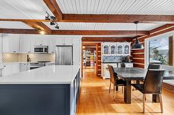 3205 Rue Carignan  Sainte-Adèle, QC J8B 3E1