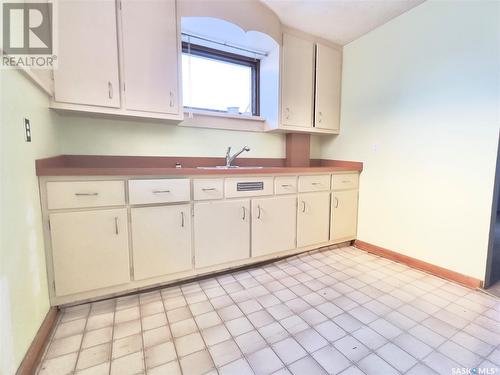 507 Empress Street, Saskatoon, SK - Indoor Photo Showing Kitchen With Double Sink