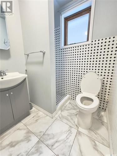 507 Empress Street, Saskatoon, SK - Indoor Photo Showing Bathroom