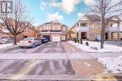 717 DOLLY BIRD LANE  Mississauga, ON L5W 1C7