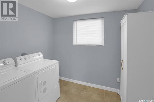 2841 Mcdonald Street, Regina, SK - Indoor Photo Showing Laundry Room