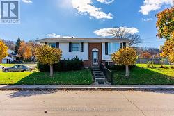 44 CAPILANO DRIVE  Hamilton, ON L8K 6A5