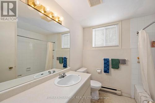 337 Mornington Avenue, London, ON - Indoor Photo Showing Bathroom