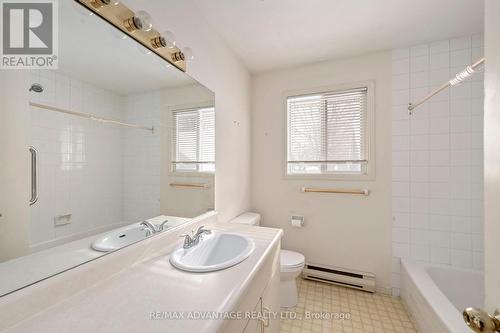 337 Mornington Avenue, London, ON - Indoor Photo Showing Bathroom