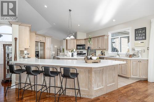 7472 Aked Road, Clarington, ON - Indoor Photo Showing Kitchen With Upgraded Kitchen