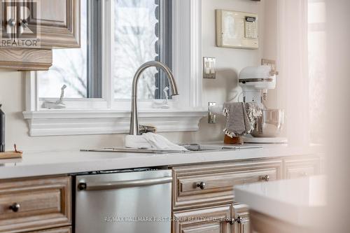 7472 Aked Road, Clarington, ON - Indoor Photo Showing Kitchen