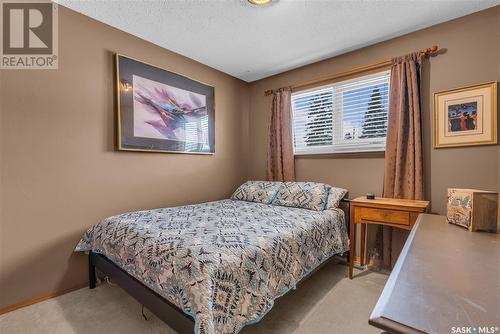 29 Ramsay Court, Saskatoon, SK - Indoor Photo Showing Bedroom