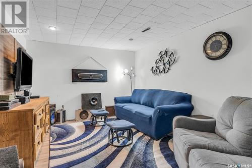 29 Ramsay Court, Saskatoon, SK - Indoor Photo Showing Living Room