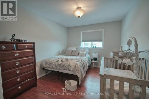 58 Stonehenge Court, London, ON - Indoor Photo Showing Bedroom