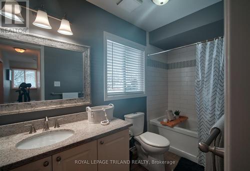 58 Stonehenge Court, London, ON - Indoor Photo Showing Bathroom