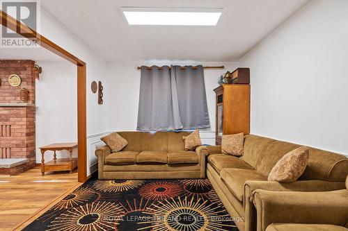 124 Fairchild Crescent, London, ON - Indoor Photo Showing Living Room