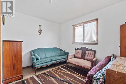 124 Fairchild Crescent, London, ON - Indoor Photo Showing Living Room