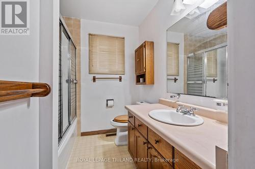 124 Fairchild Crescent, London, ON - Indoor Photo Showing Bathroom